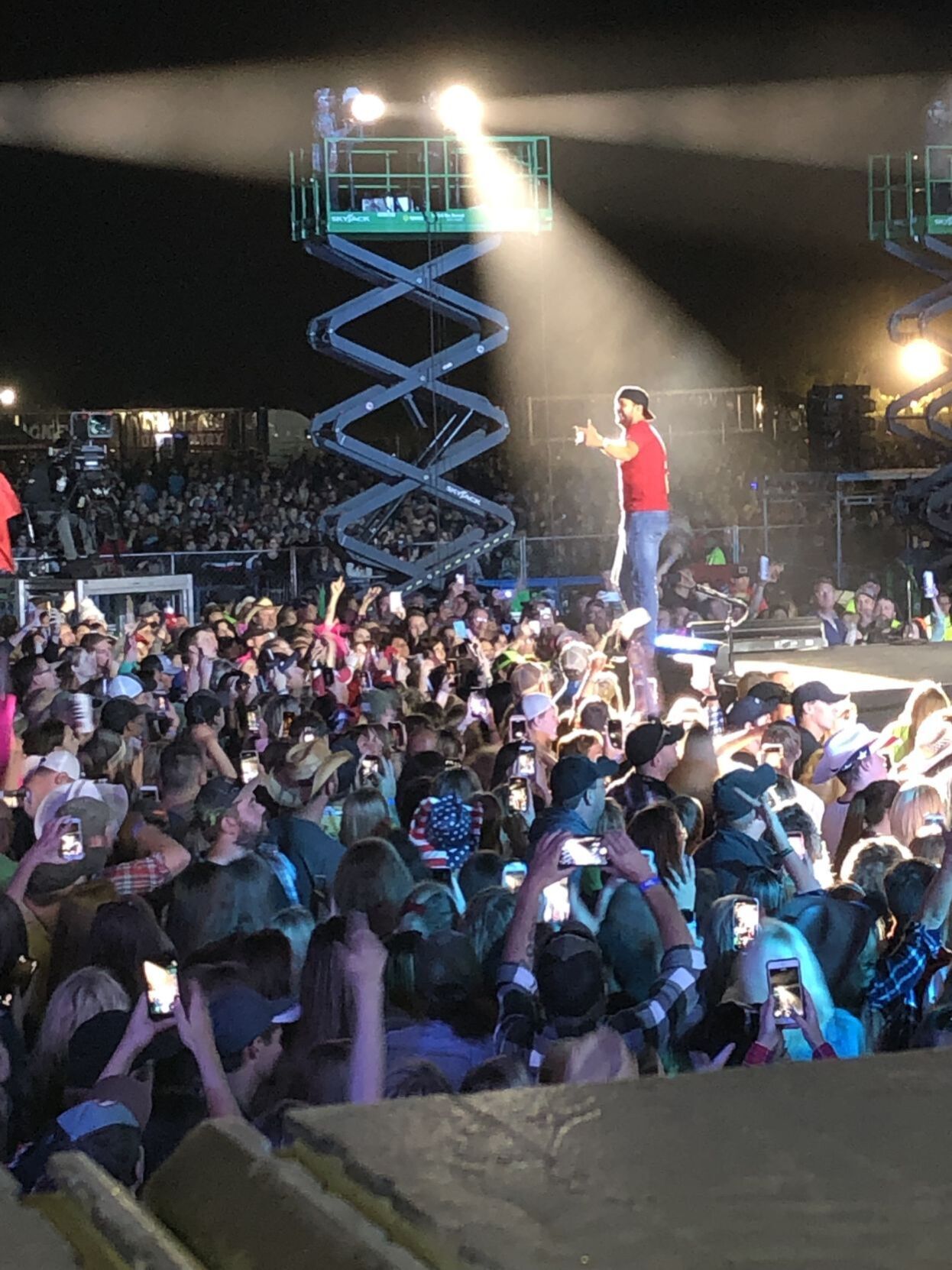 Luke Bryan performing on Statz Bros. Farm in 2019